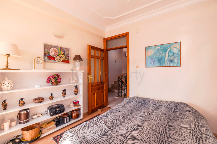 Spacious furnished villa just 50 m from the sea in the Payallar / Alanya area