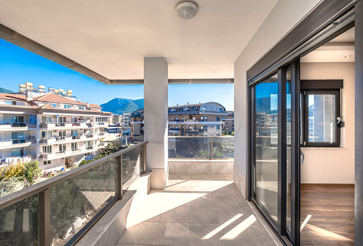 Luxury 6+1 Penthouse in Oba, Alanya | 300 m² Family Home