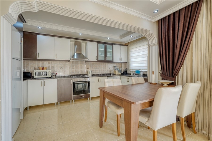 Furnished 2+1 Apartment in Mahmutlar, Alanya | Central Location