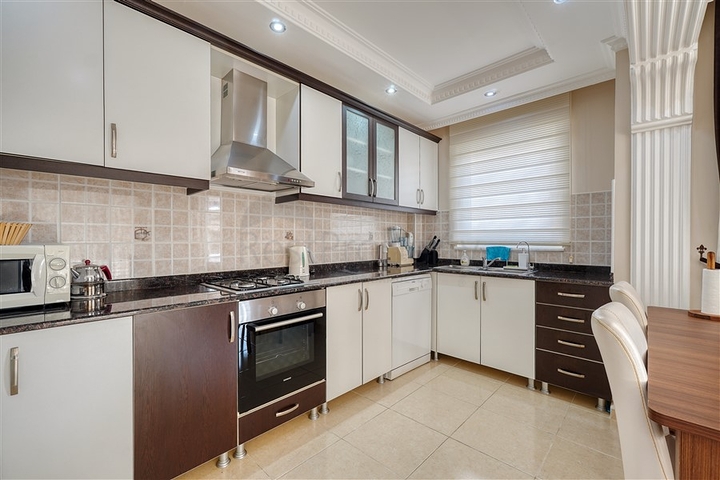 Furnished 2+1 Apartment in Mahmutlar, Alanya | Central Location