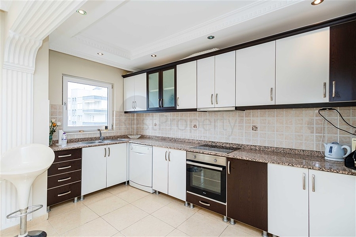 Furnished 2+1 Apartment in Mahmutlar, Alanya | Central Location