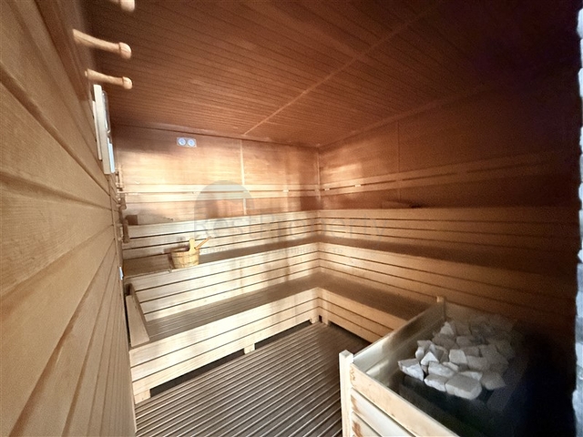 Furnished 1+1 Apartment in Cleopatra, Alanya