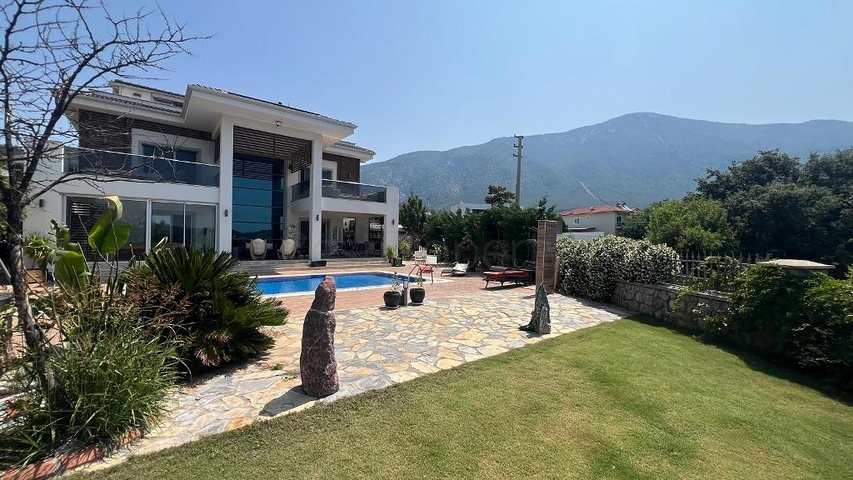 Detached House in Ölüdeniz, Fethiye | Large Plot & Privacy