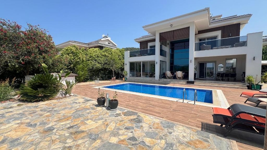 Detached House in Ölüdeniz, Fethiye | Large Plot & Privacy