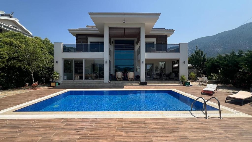 Detached House in Ölüdeniz, Fethiye | Large Plot & Privacy