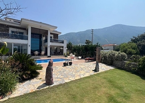 Detached House in Ölüdeniz, Fethiye | Large Plot & Privacy