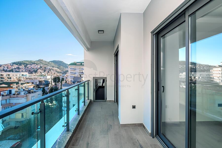 1+1 Apartment in Cleopatra Area, Alanya