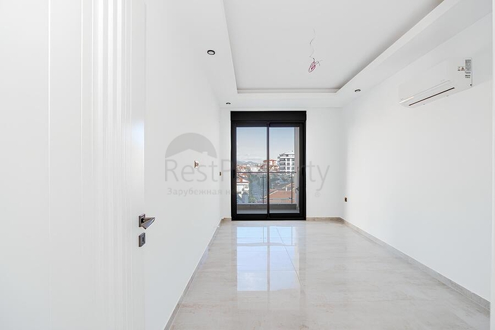 1+1 Apartment in Cleopatra Area, Alanya