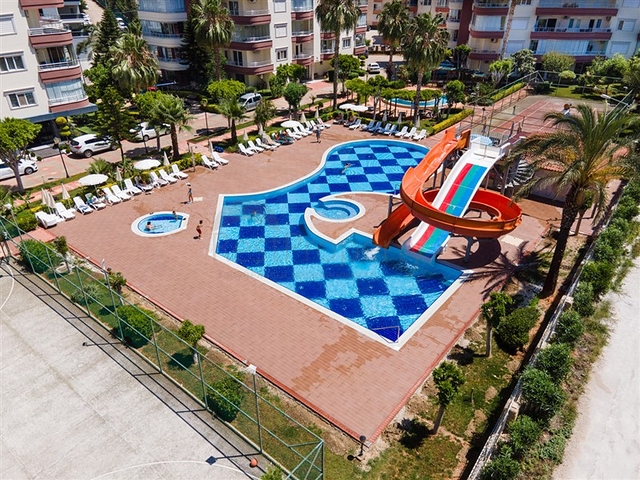 Spacious 4+1 Penthouse in Tosmur, Alanya with Resort Facilities