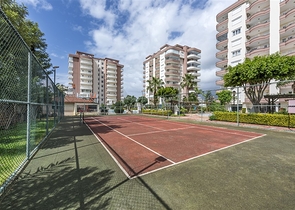 Spacious 4+1 Penthouse in Tosmur, Alanya with Resort Facilities